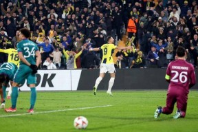 九游娱乐-击剑小组赛焦点战：徽州迅豹队逆转关东巨龙队，客场强势带走胜利。防守强度拉满